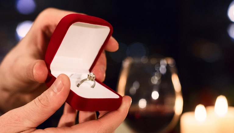 Marriage proposal before dinner